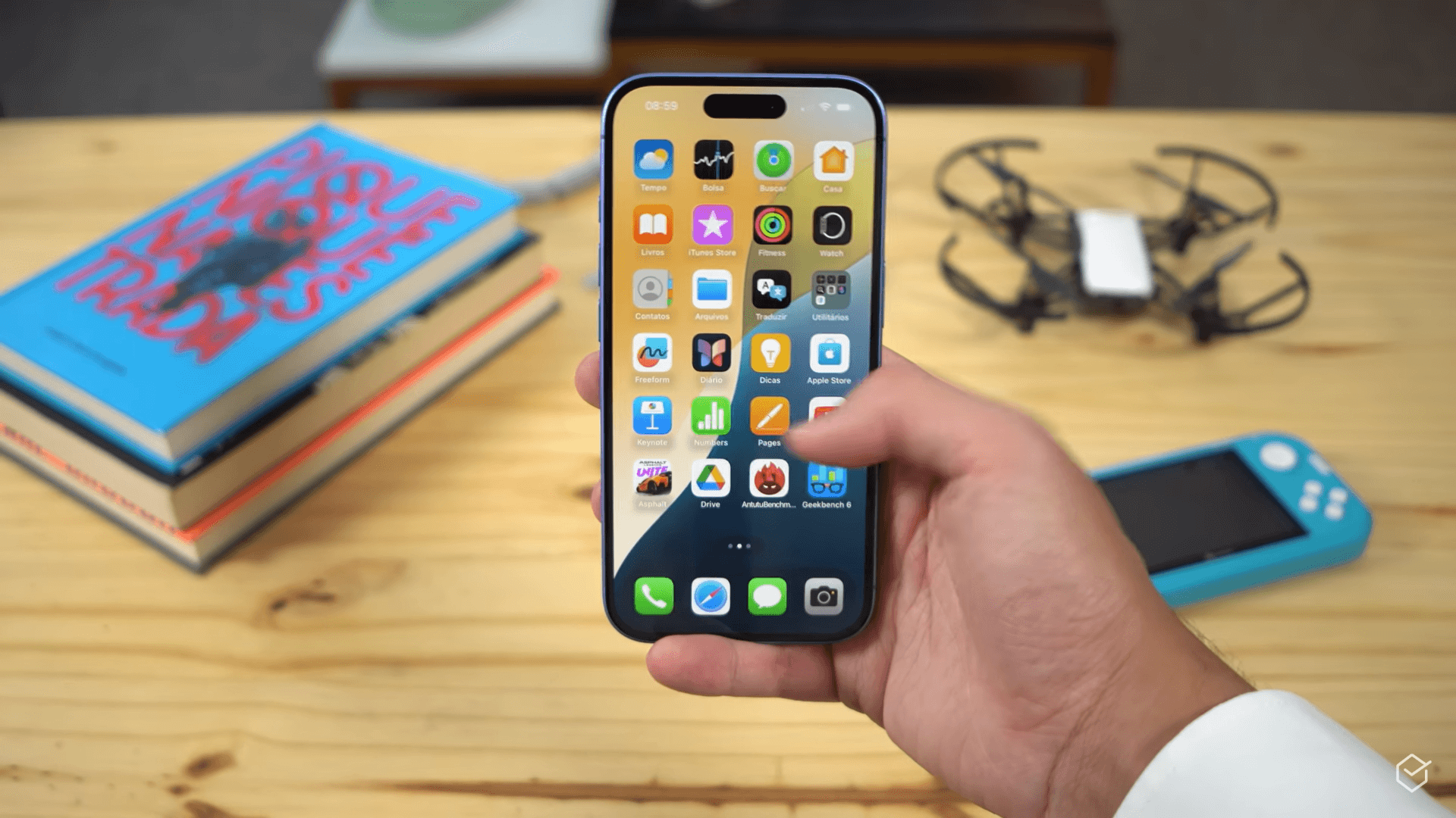 iPhone 16 Display Technology