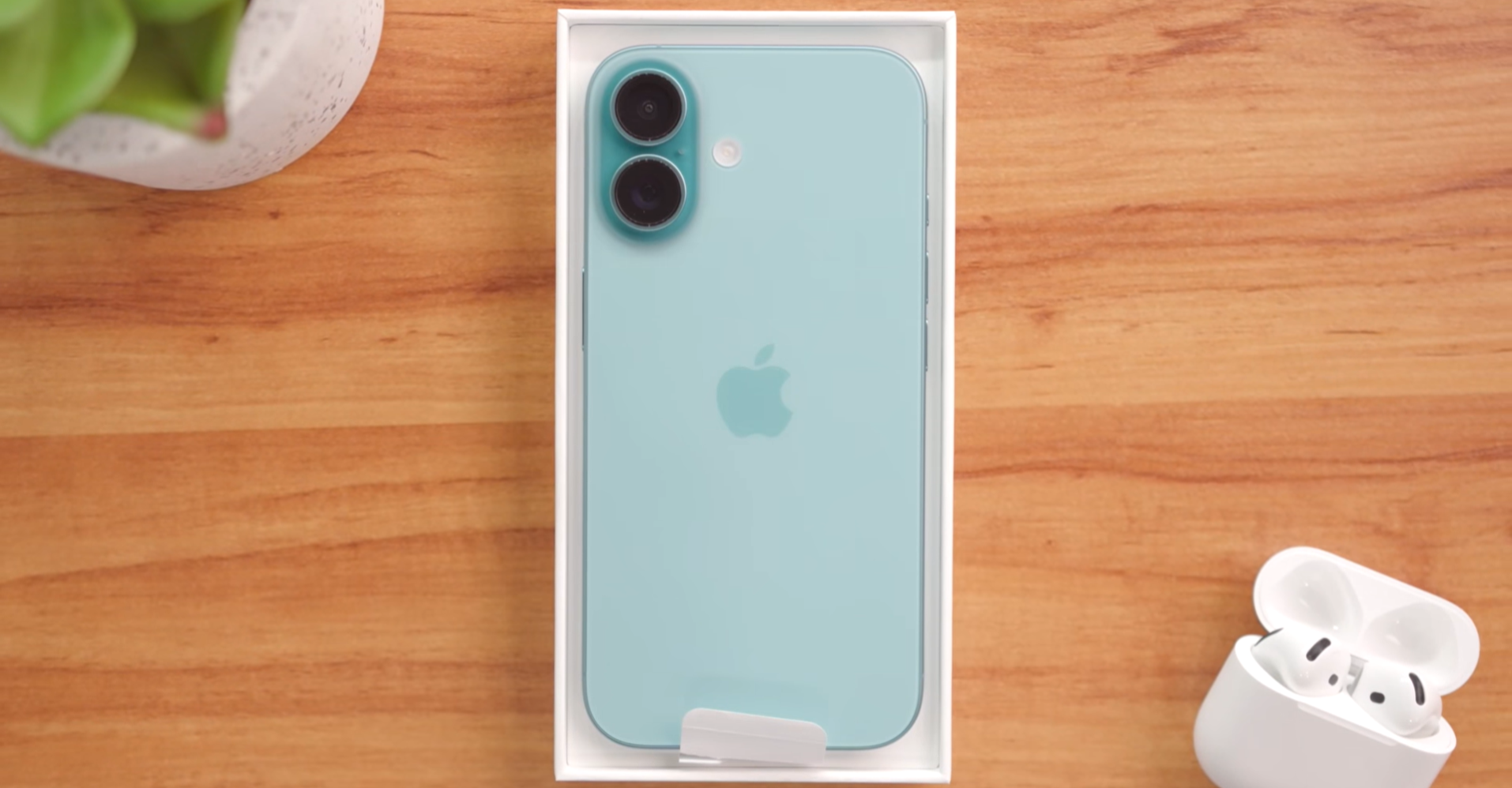 iPhone 16 dual 48MP camera system close-up