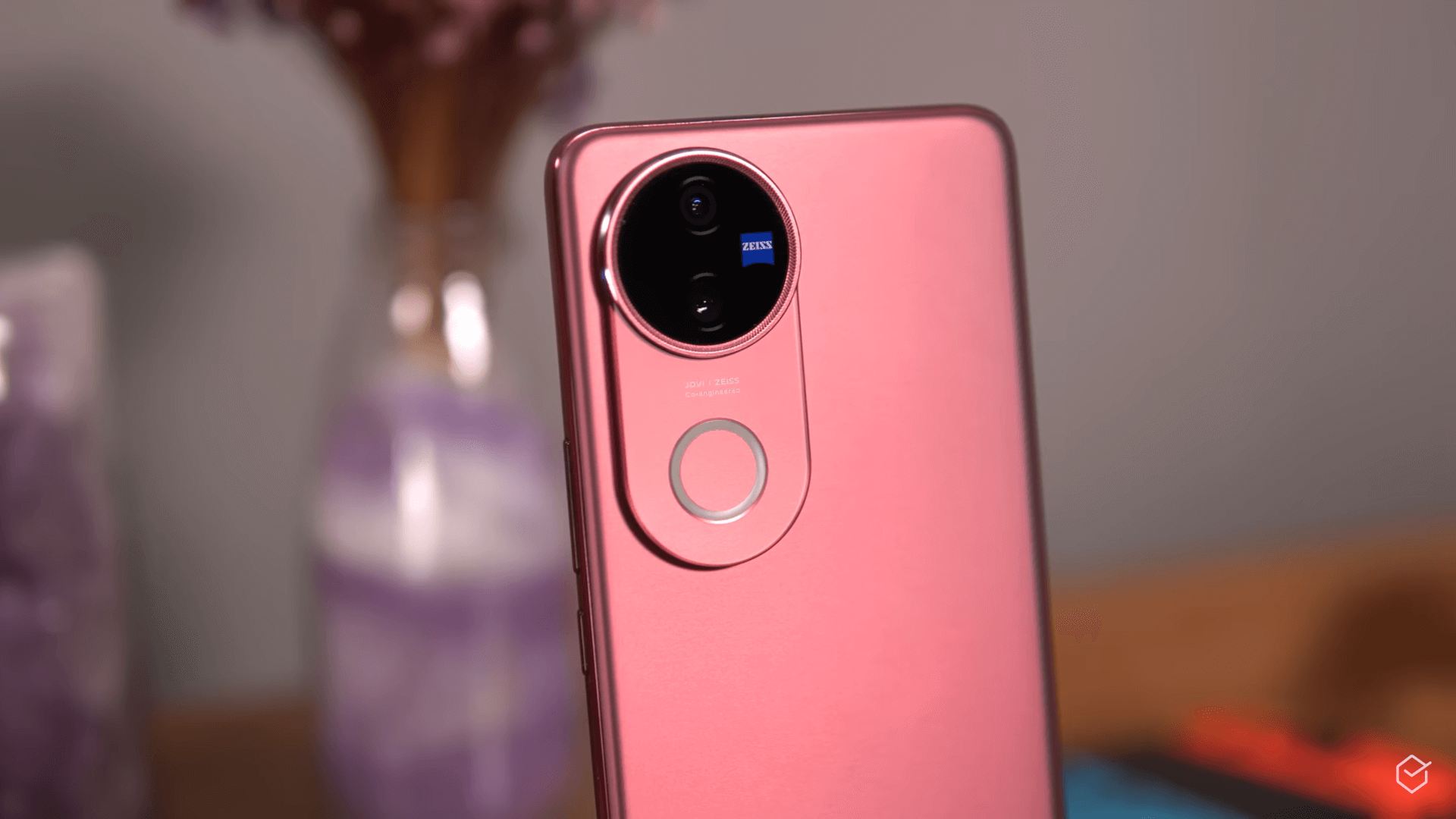 Jovi V50 Camera Review: Can It Beat iPhone for Night Photos?
